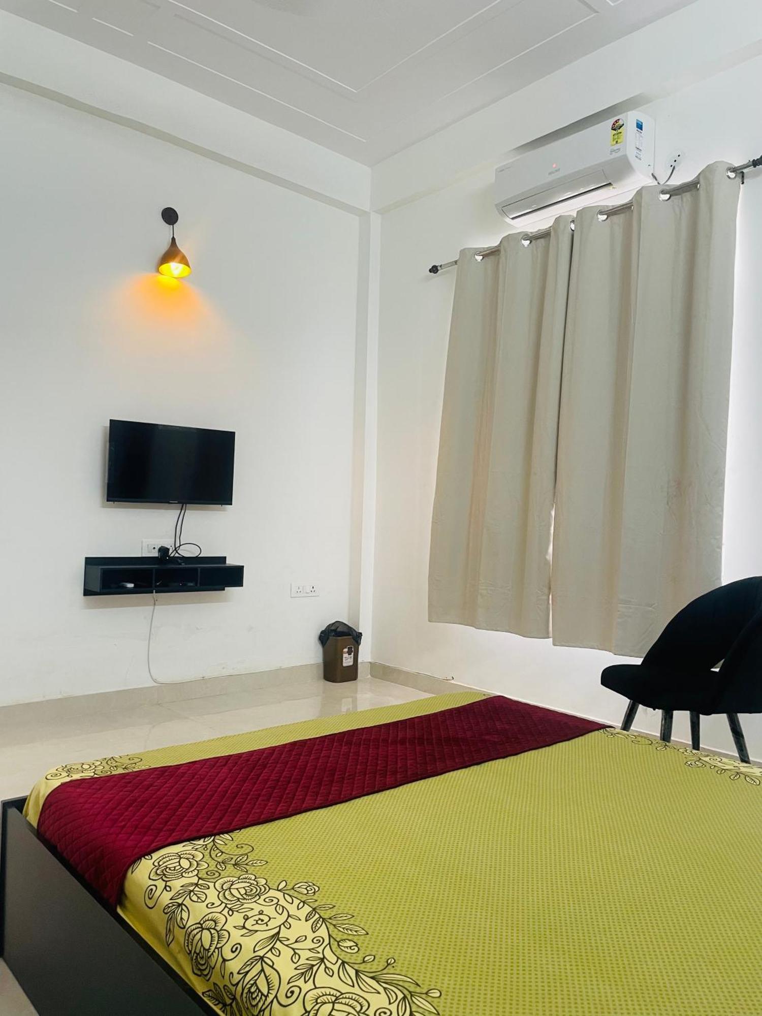 Atulyam Stays Sushant Golf City لاكناو المظهر الخارجي الصورة