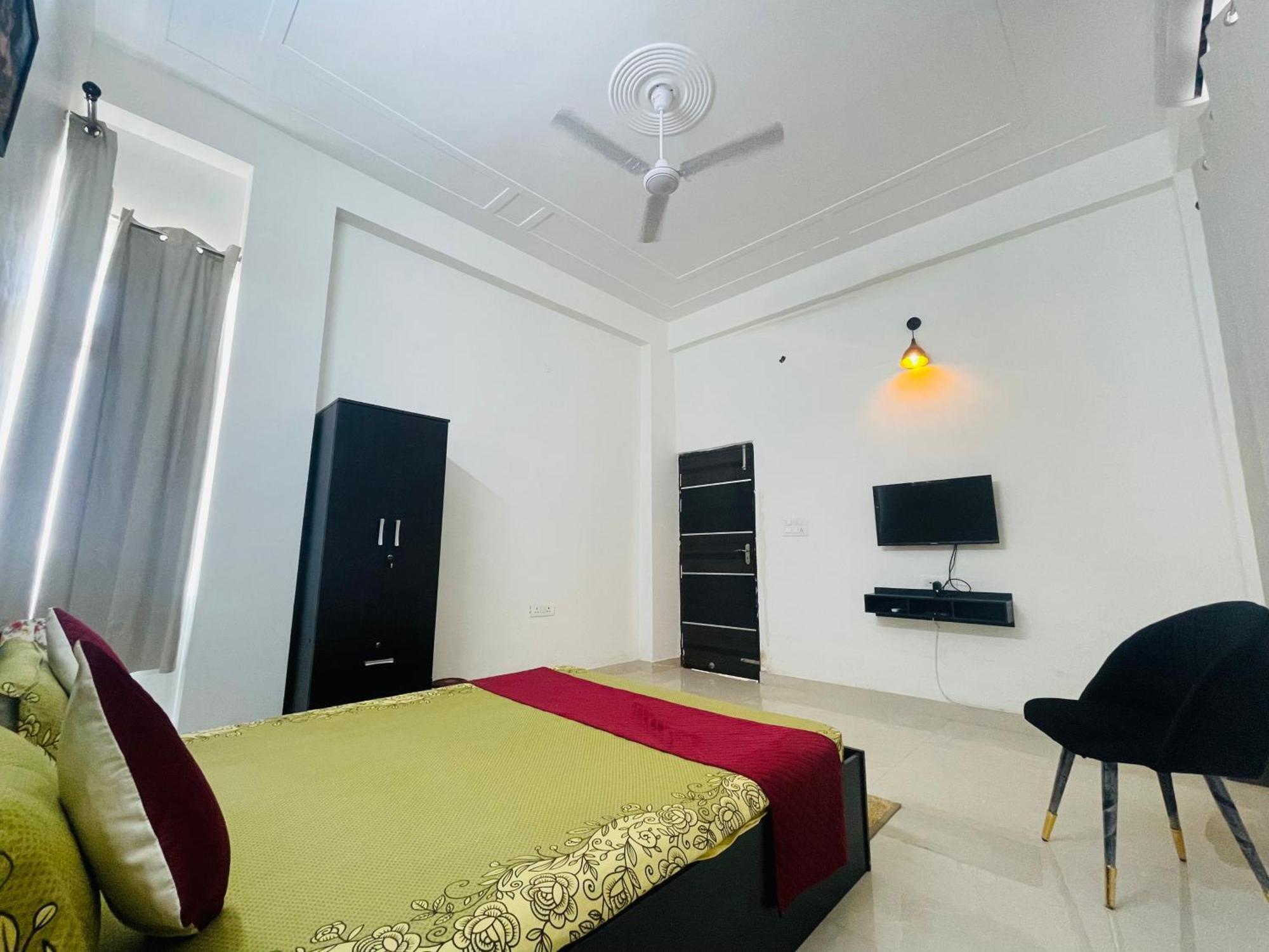 Atulyam Stays Sushant Golf City لاكناو المظهر الخارجي الصورة
