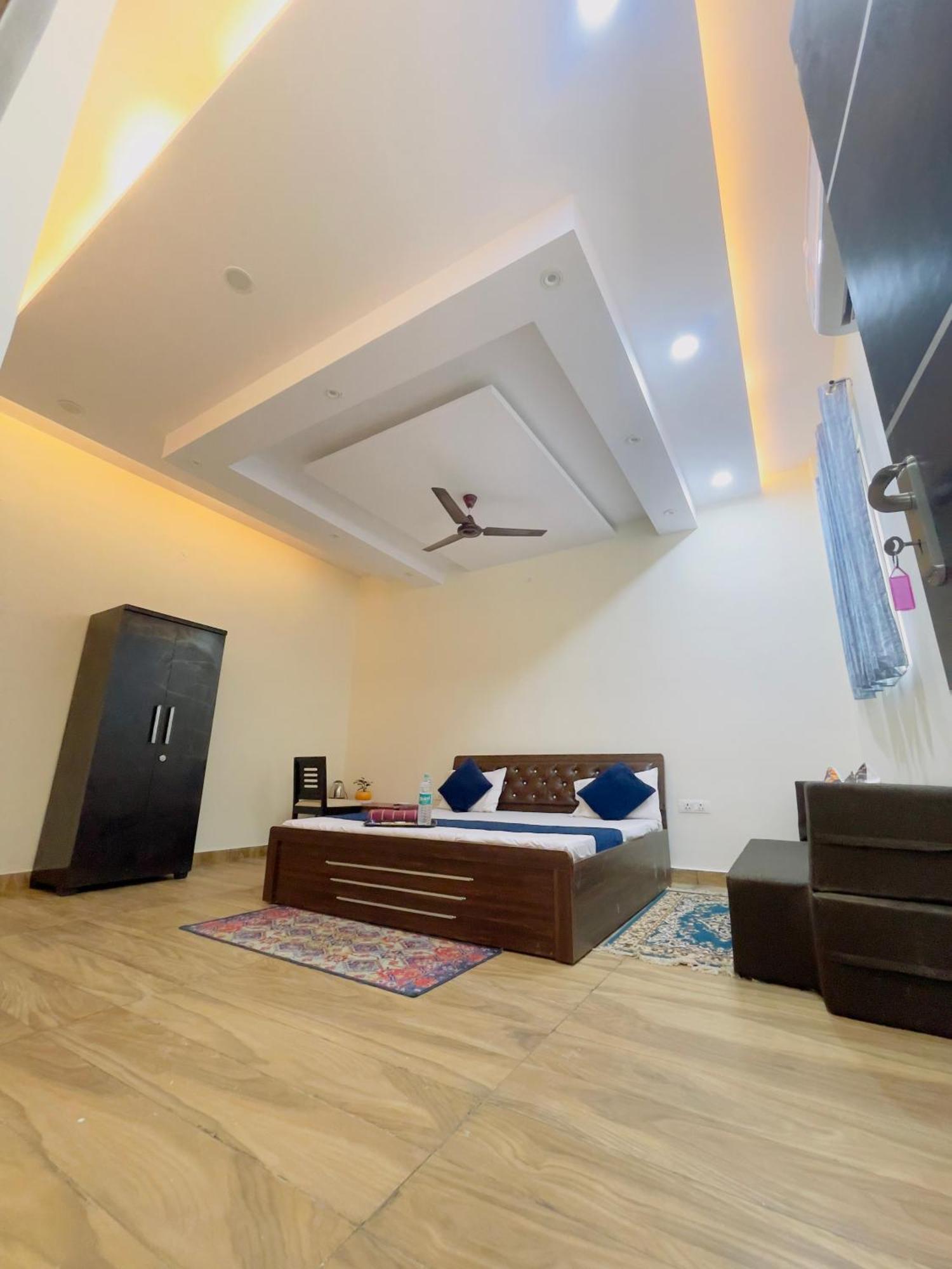 Atulyam Stays Sushant Golf City لاكناو المظهر الخارجي الصورة