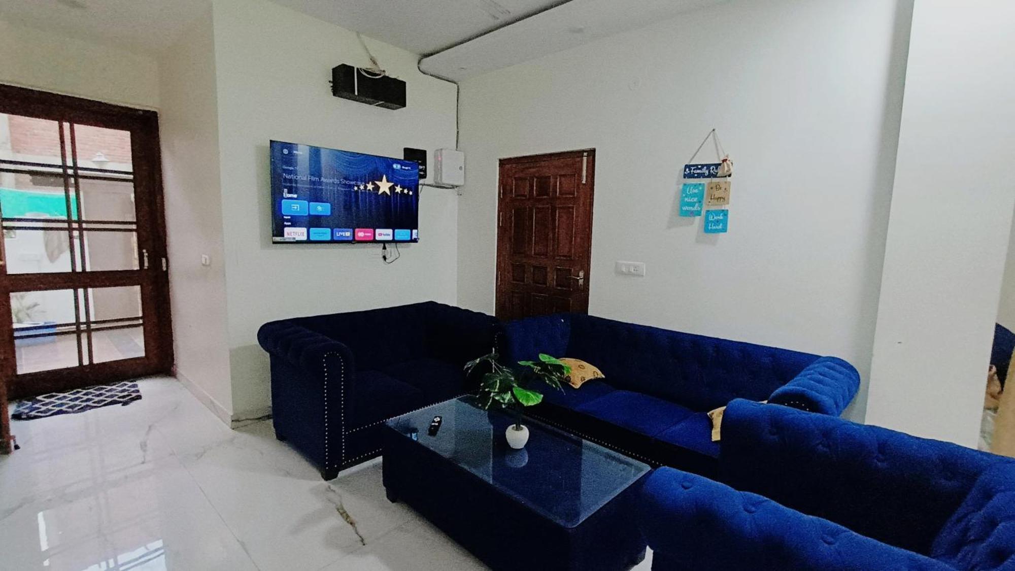 Atulyam Stays Sushant Golf City لاكناو المظهر الخارجي الصورة