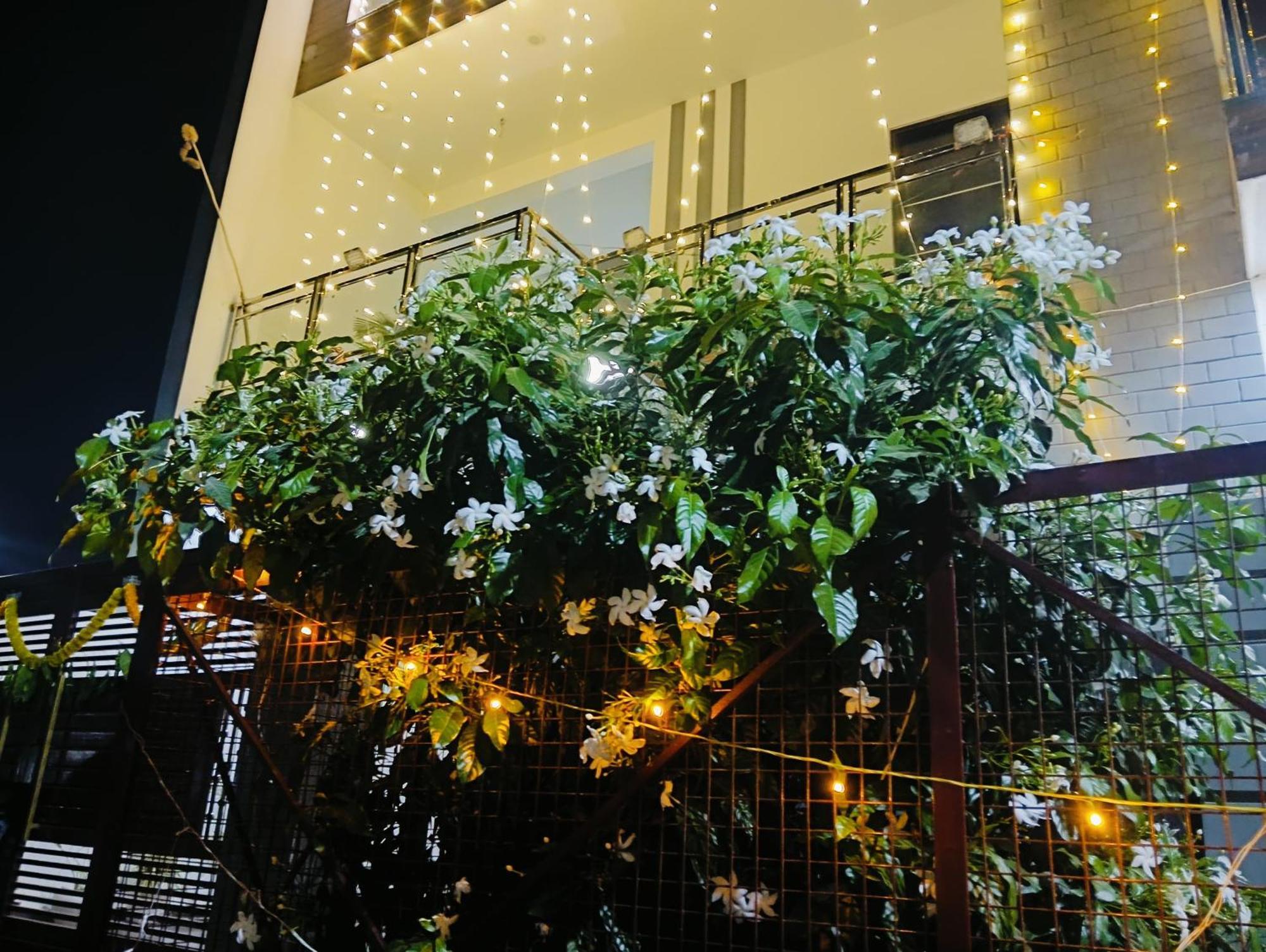 Atulyam Stays Sushant Golf City لاكناو المظهر الخارجي الصورة